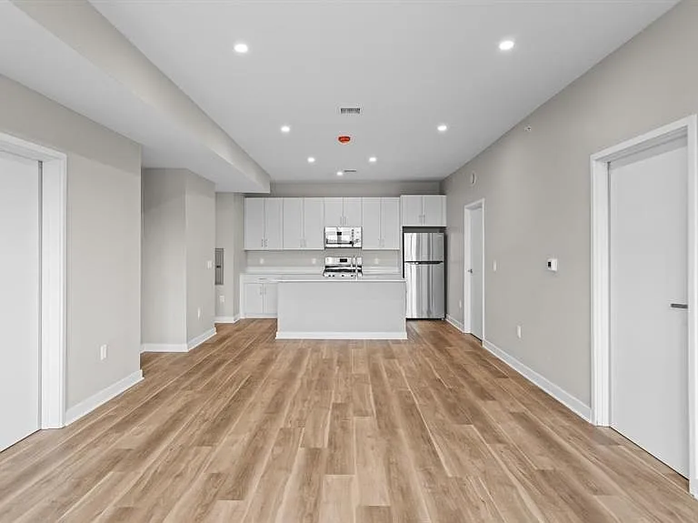 475 Communipaw Ave #409 — Photo 4