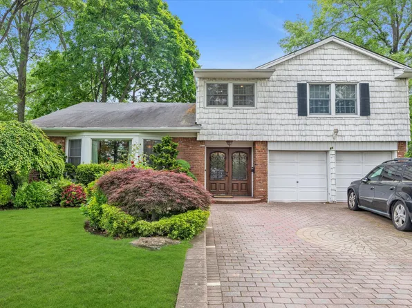 60 Nottingham Court, Manhasset Hills, NY 11040
