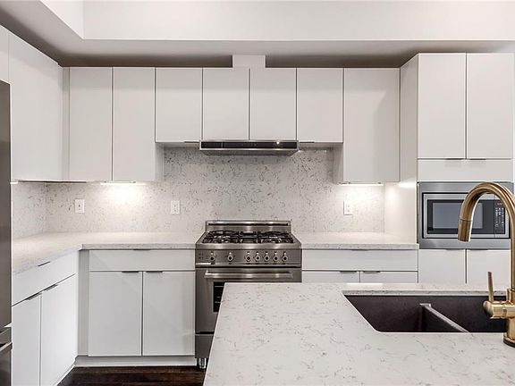 2nd image of 207 W Johanna St #109