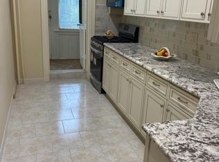 6075 69th Ave, Ridgewood, NY 11385