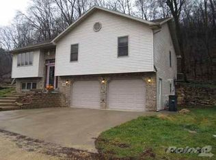 669 Kaufmann Ave, Dubuque, IA 52001
