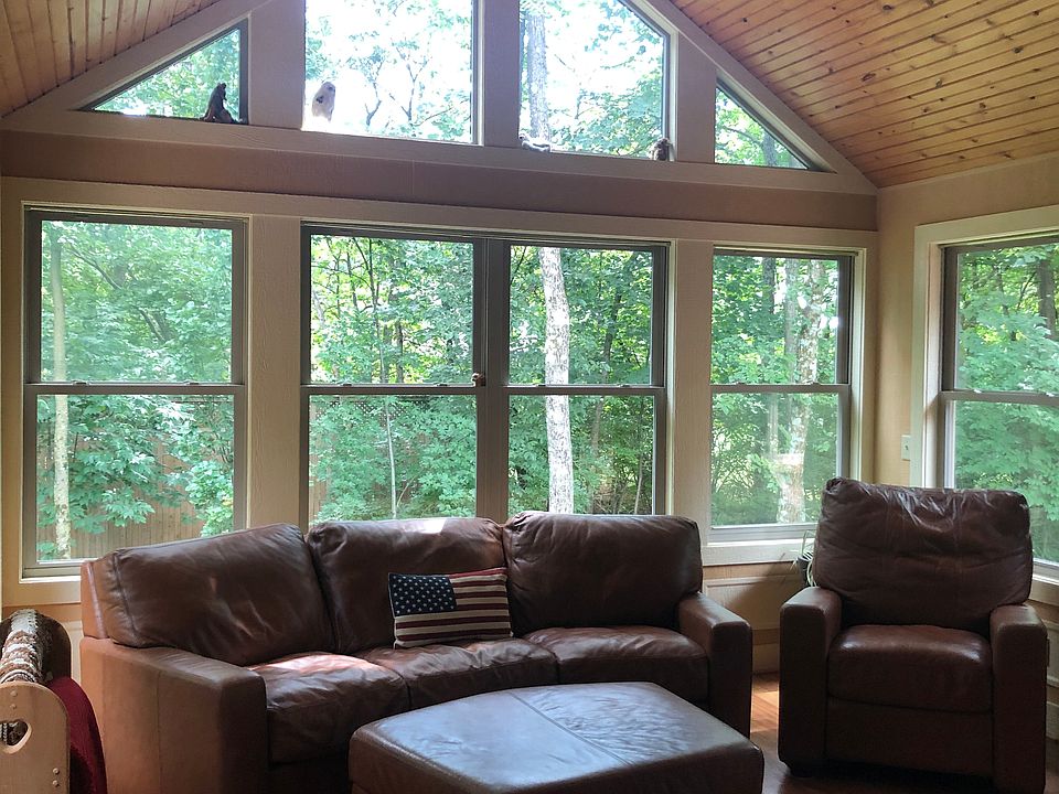 Beautiful view outdoors!
