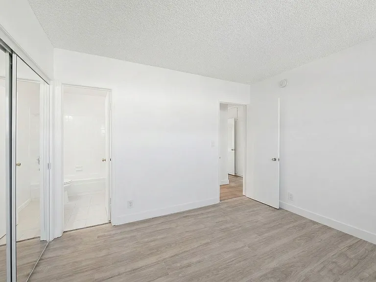 6828 Fulton Ave #4 — Photo 13