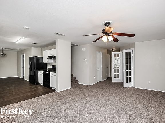 3rd image of 709 Eagle Dr