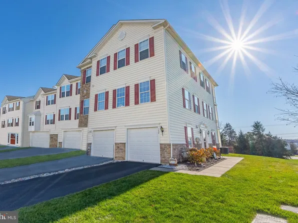 150 Larose Dr, Coatesville, PA 19320
