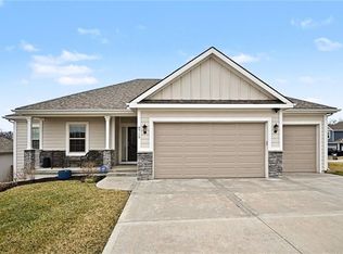 8715 NW 74th Ter, Kansas City, MO 64152