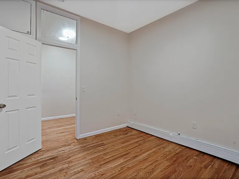16 Russell St #GROUND-FLOOR — Photo 16