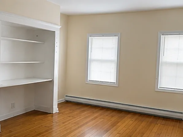 (undisclosed Address), Lowell, MA 01852