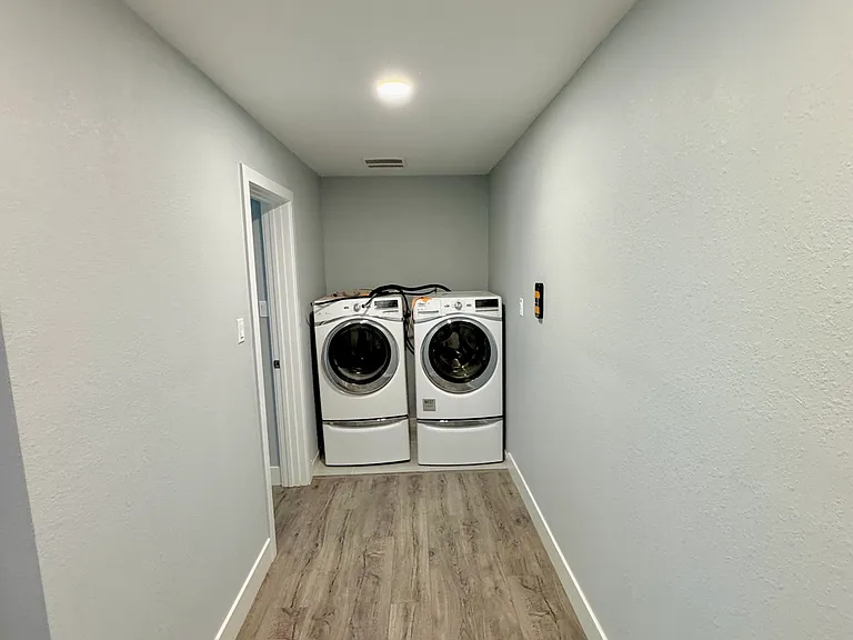 10426 Reymouth Ave — Photo 15
