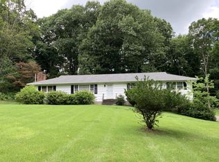 10 Hawthorne Hill Rd, Newtown, CT 06470