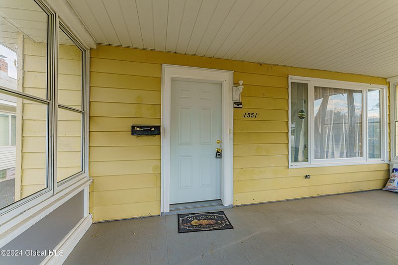 4th image of 1551 California Avenue