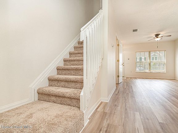 2nd image of 1422 Hampton Park Ln