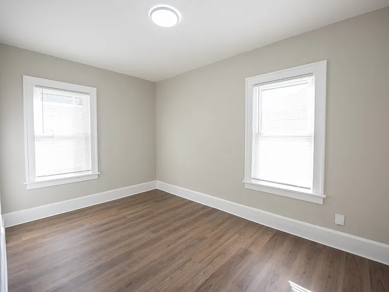 2112 Lincoln Ave — Photo 5