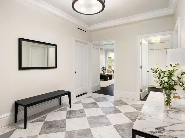 910 Park Avenue image 2 of 14