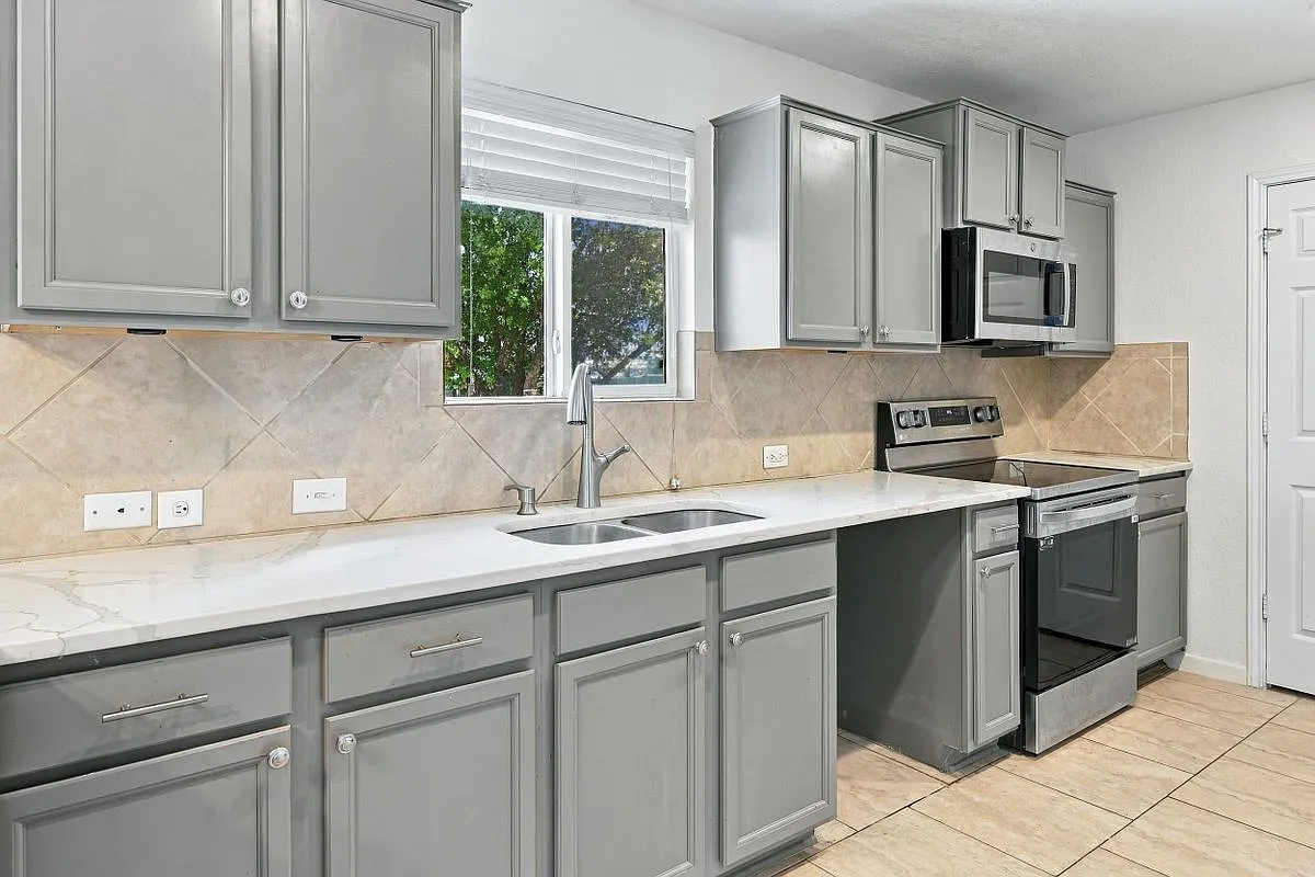 3 bed, 2.5 bath, 1535 sqft, $1,750 — Photo 4