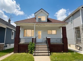 12019 Sobieski St, Hamtramck, MI 48212