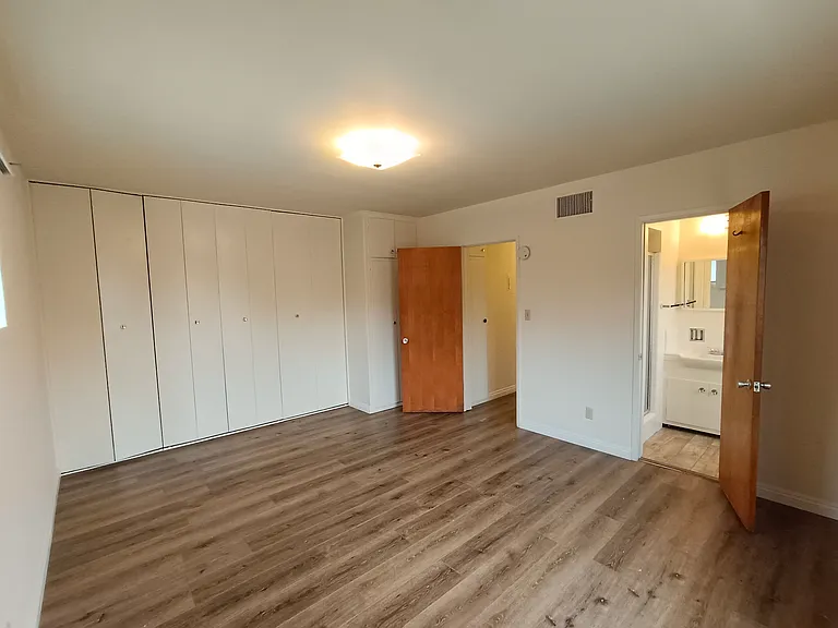 739 Southview Rd #D — Photo 9