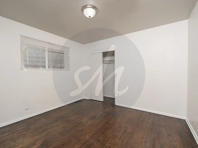 1003 E Columbia St — Photo 6