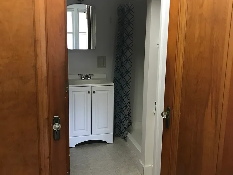 307 Main St E #2 — Photo 9