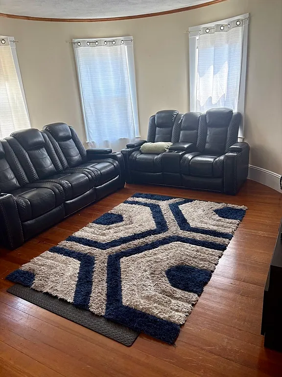 2 bed, 1.0 bath, 1348 sqft, $2,800 — Photo 3