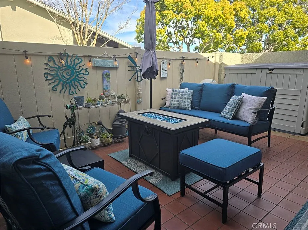 Building Photo - 8766 Tulare Dr #406F
