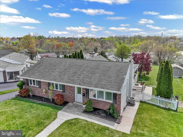 464 Volpe Rd, Plymouth Meeting, PA 19462