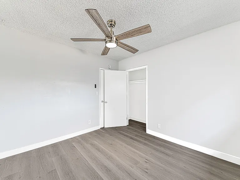 811 Gardenia Avenue — Photo 23