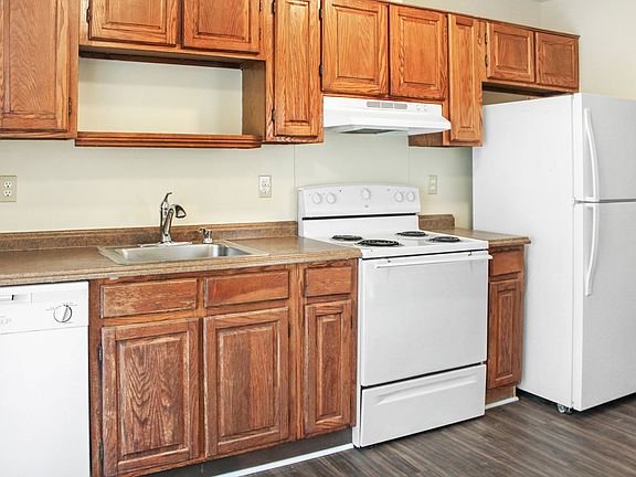 3rd image of 2455 Whitney Ct