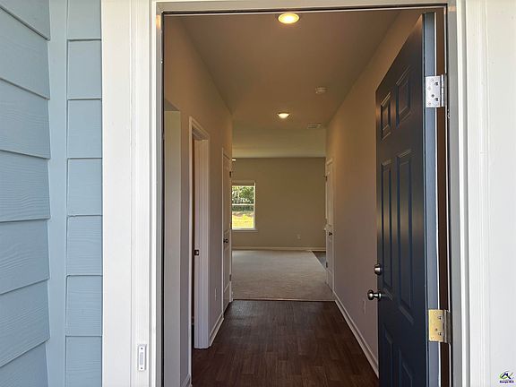 2nd image of 207 Jewellie Rd