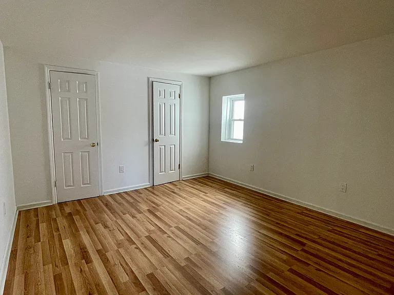 434 Warren St #4 — Photo 7