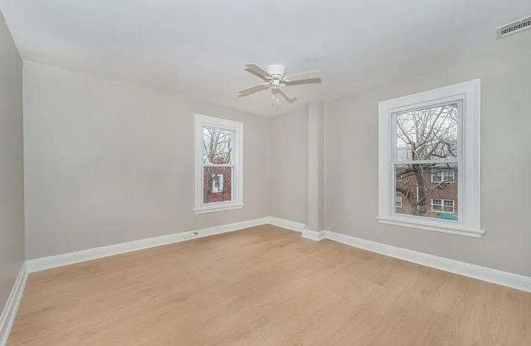 25 Henry St #2 — Photo 5