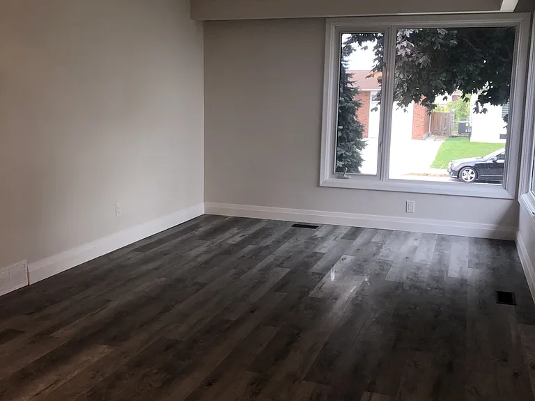 38 Loyalist Dr #UPPER — Photo 3