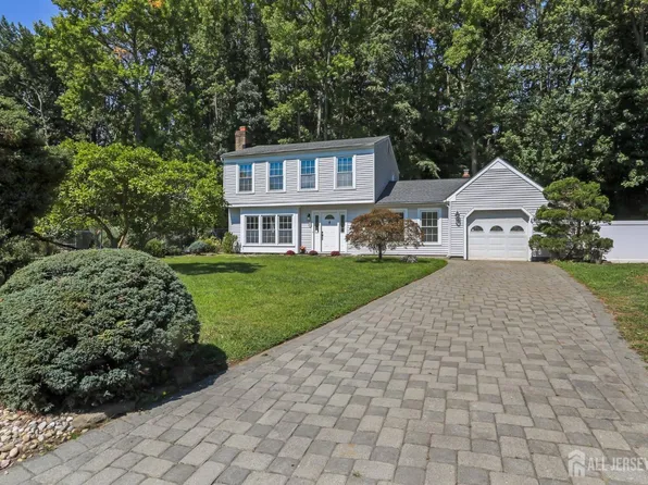 110 Fawn Dr, Matawan, NJ 07747