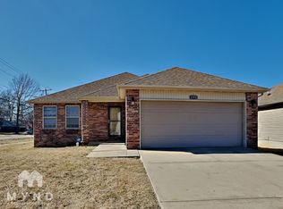 1153 S Arcadia Ave, Springfield, MO 65804