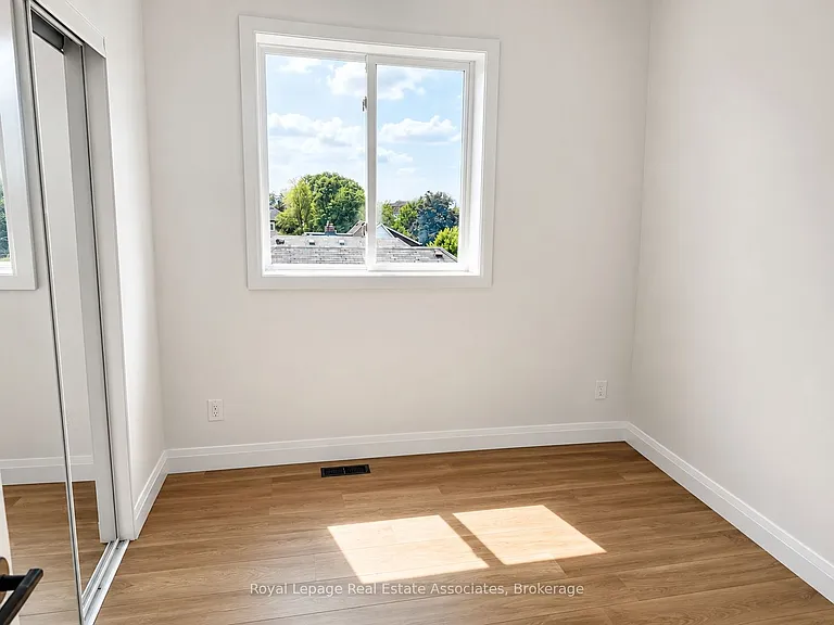 17 White Ave #4 — Photo 10