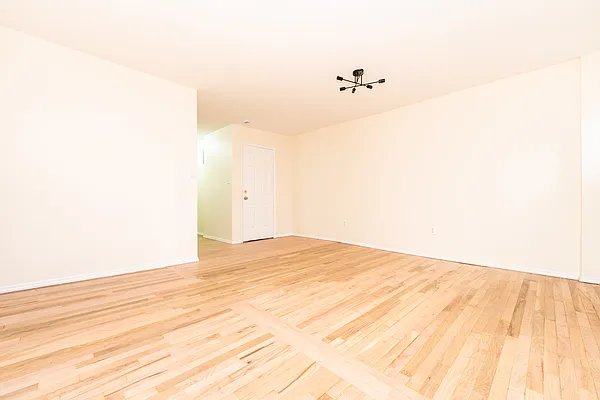 Rented by Friedman Mayer, LREB | media 1