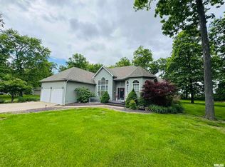 3621 Andrews Ct, Salem, IL 62881