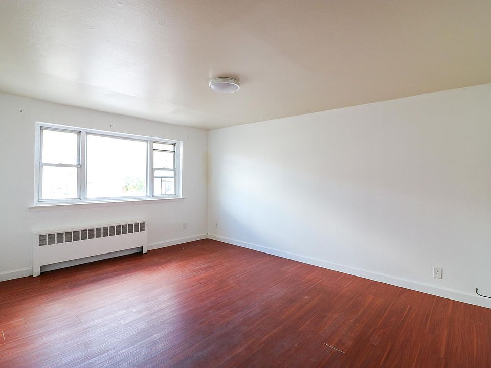 Ample Size Living Room