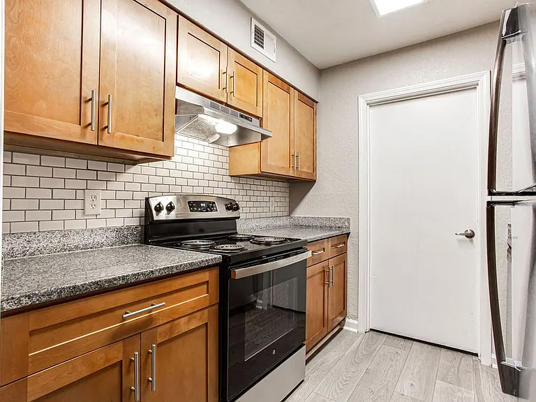 The Ellis Apartments — Photo 34