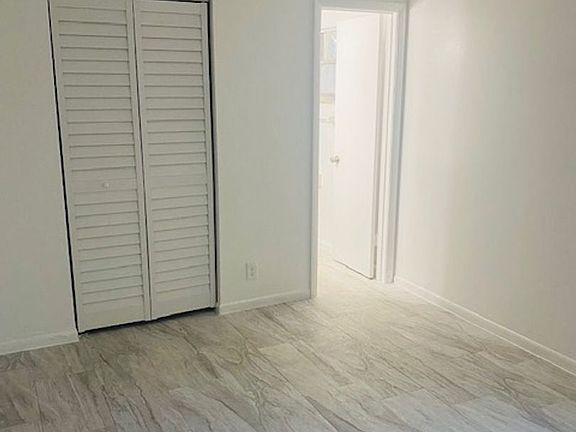 5th image of 3051 Perry Ave