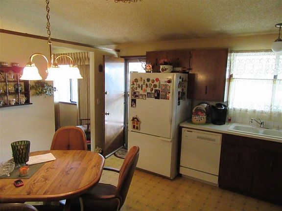 3rd image of 5556 N Greenwood Blvd