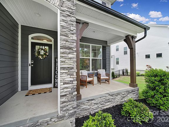 2nd image of 13222 Fiore Pl