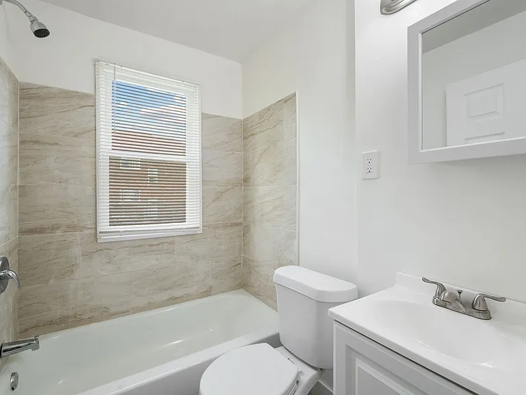 615 W Hollywood — Photo 20