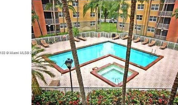 5th image of 8290 Lake Dr APT 311