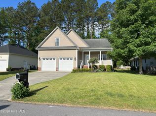 328 Lakemere Dr, New Bern, NC 28562