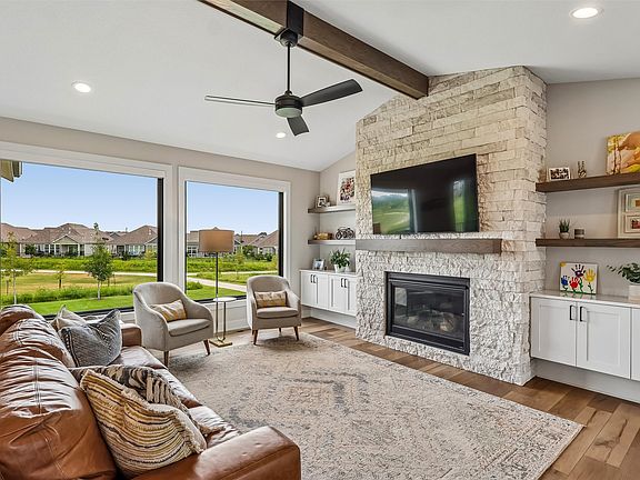 2nd image of 17564 Aurora Dr