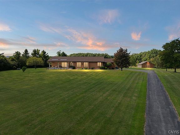 4th image of 2354 Middle Rd