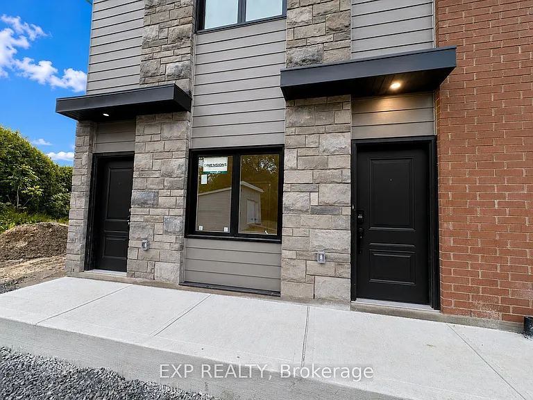 1089 Notre Dame St #4 — Photo 2