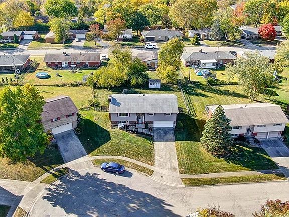 3rd image of 835 Moon Ct