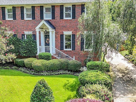 2nd image of 42 Oak Crest Ct